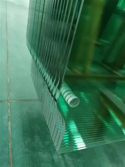 Foratura del vetro temperato